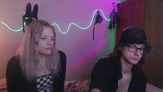 Snapshot of Your_Horny_Friends chatting on 18, 3, 2025 Your Horny Friends online show from 18, 3, 2025