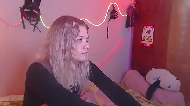 Snapshot of Your_Horny_Friends chatting on 23, 3, 2025 Your Horny Friends online show from 23, 3, 2025