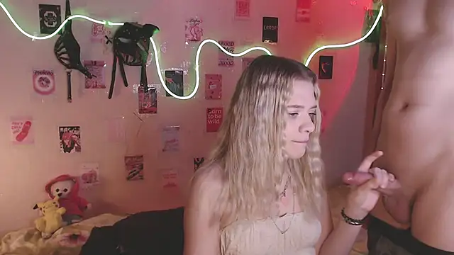 Snapshot of Your_Horny_Friends chatting on 18, 10, 2025 Your Horny Friends online show from 18, 10, 2025