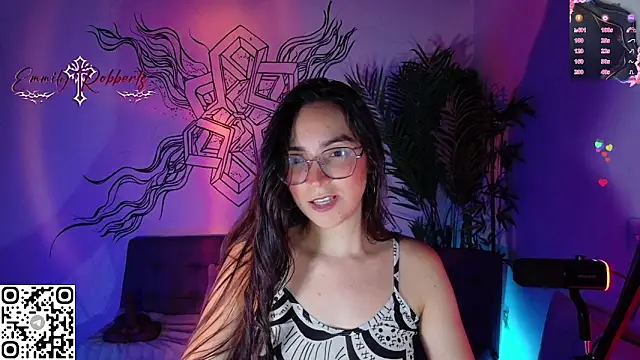 Snapshot of Emmi_Roberts chatting on 8, 5, 2026 Emmi Roberts online show from 8, 5, 2026