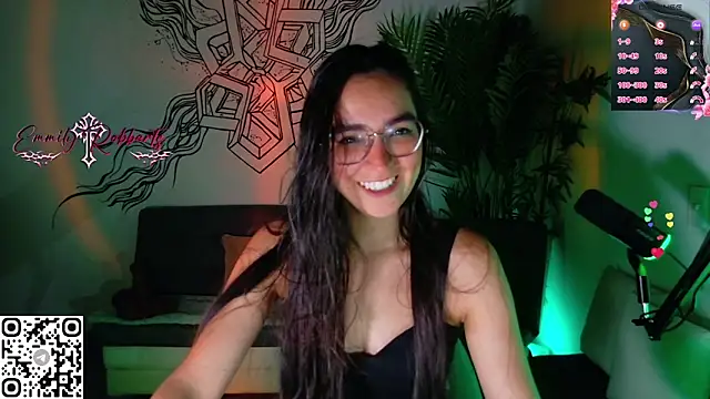 Snapshot of Emmi_Roberts chatting on 12, 5, 2026 Emmi Roberts online show from 12, 5, 2026