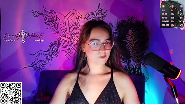 Snapshot of Emmi_Roberts chatting on 4, 6, 2026 Emmi Roberts online show from 4, 6, 2026