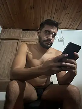 Leon  Hart  online show from 30, 4, 2026