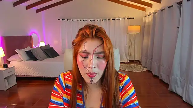 Snapshot of karla_hill_28 chatting on 30, 10, 2025 karla hill 28 online show from 30, 10, 2025