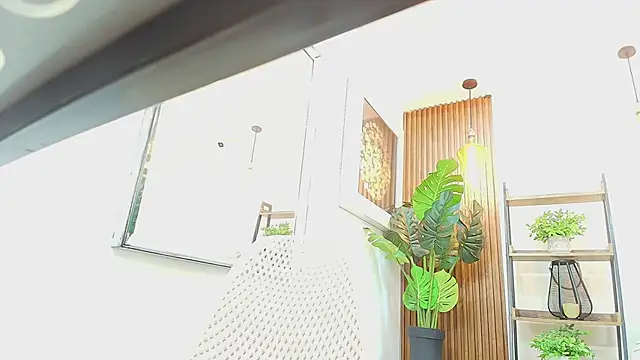 Coral Lise online show from 23, 9, 2025