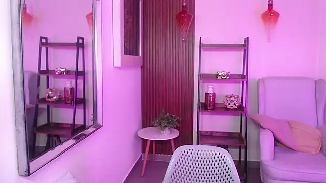 Coral Lise online show from 24, 11, 2025