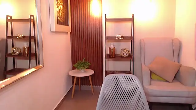 Coral Lise online show from 25, 11, 2025