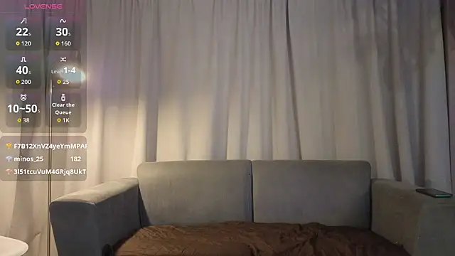 YuliethPetite online show from 18, 12, 2025