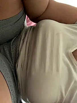 Snapshot of mariabootyyy chatting on 4, 10, 2025 mariabootyyy online show from 4, 10, 2025