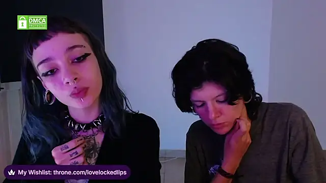 Snapshot of lovelockedlips chatting on 17, 3, 2026 lovelockedlips online show from 17, 3, 2026