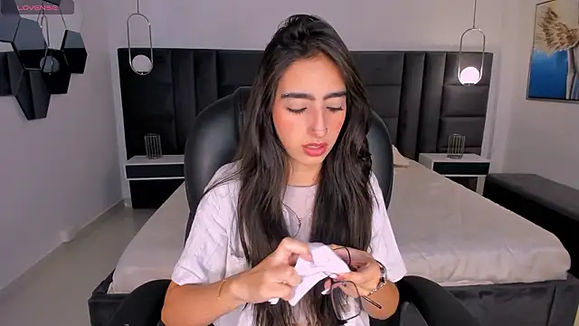 Snapshot of LarisaSmirnov chatting on 2, 3, 2026 LarisaSmirnov online show from 2, 3, 2026