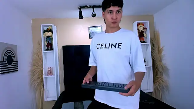 Jhojan twink online show from 26, 10, 2025