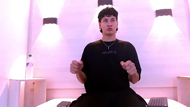 Jhojan twink online show from 7, 1, 2026