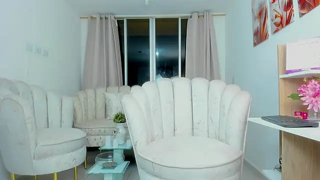 Snapshot of karol_f00x chatting on 6, 10, 2025 karol f00x online show from 6, 10, 2025