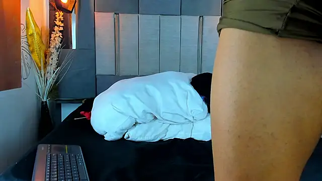 Snapshot of LilithAndKai chatting on 21, 3, 2025 LilithAndKai online show from 21, 3, 2025