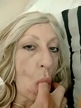 Snapshot of Ninfomom chatting on 19, 11, 2025 Ninfomom online show from 19, 11, 2025