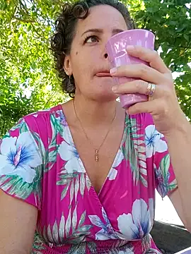 Snapshot of emiliemilf chatting on 21, 4, 2026 emiliemilf online show from 21, 4, 2026