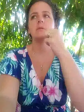 Snapshot of emiliemilf chatting on 22, 4, 2026 emiliemilf online show from 22, 4, 2026