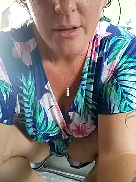 Snapshot of emiliemilf chatting on 28, 4, 2026 emiliemilf online show from 28, 4, 2026