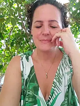 Snapshot of emiliemilf chatting on 28, 4, 2026 emiliemilf online show from 28, 4, 2026