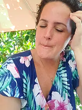 Snapshot of emiliemilf chatting on 6, 5, 2026 emiliemilf online show from 6, 5, 2026