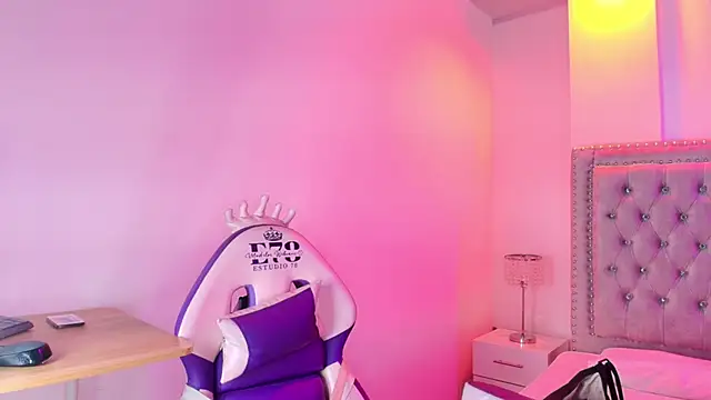 Lia adamsss online show from 17, 4, 2026