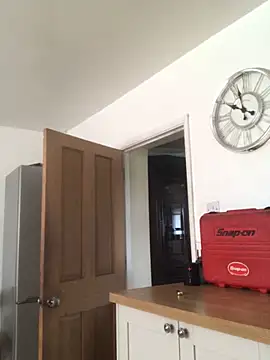 baddieinabenz online show from 16, 4, 2026