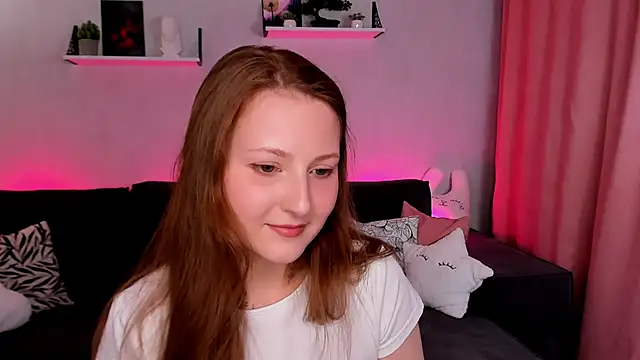 VelvetCherry  online show from 18, 3, 2025