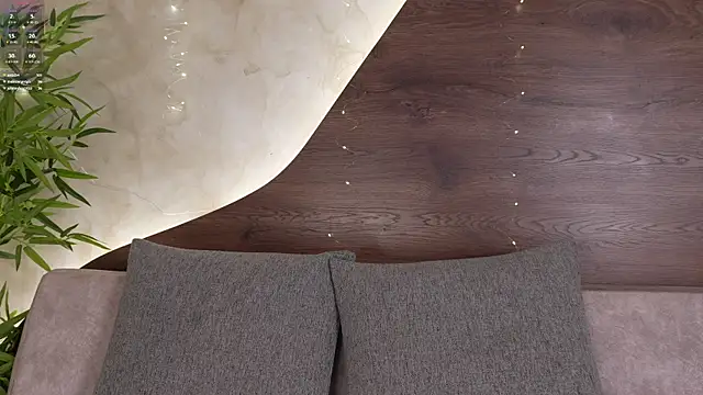 mia lacy  online show from 21, 12, 2025