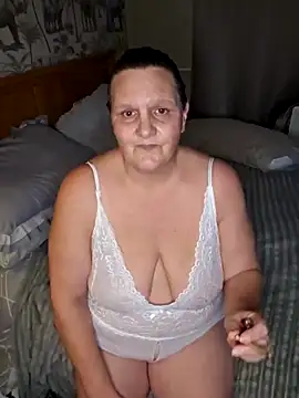 Snapshot of MissQueenBeex chatting on 15, 1, 2026 MissQueenBeex online show from 15, 1, 2026