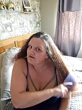 Snapshot of MissQueenBeex chatting on 21, 2, 2026 MissQueenBeex online show from 21, 2, 2026