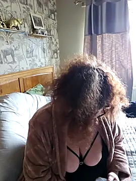 Snapshot of MissQueenBeex chatting on 23, 2, 2026 MissQueenBeex online show from 23, 2, 2026