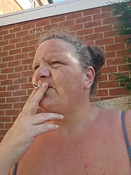 Snapshot of MissQueenBeex chatting on 26, 5, 2026 MissQueenBeex online show from 26, 5, 2026