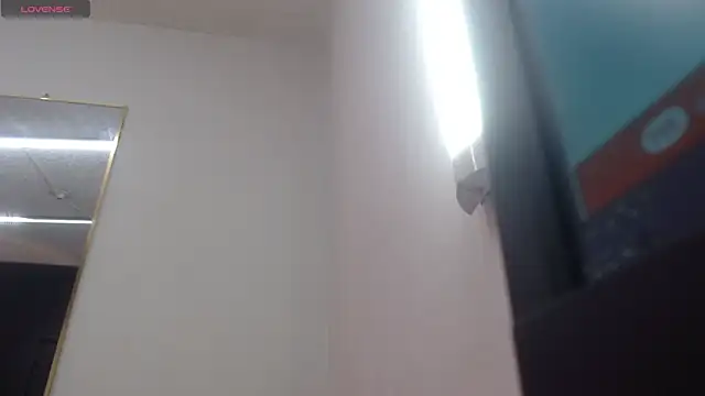 nei girl online show from 10, 4, 2026