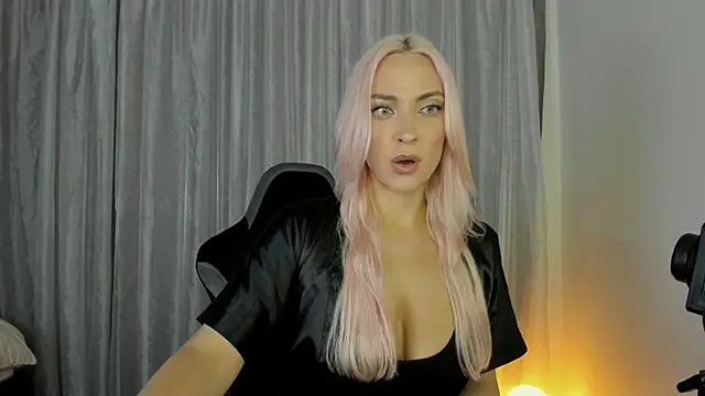  Miss Valentina  online show from 22, 4, 2026