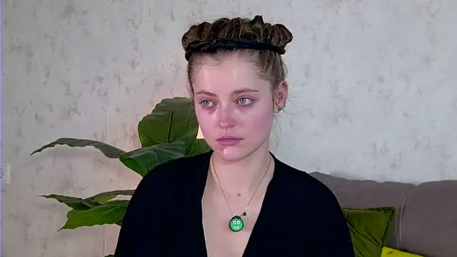 AshleyD  online show from 4, 10, 2025