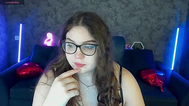 LuxSopphia online show from 22, 2, 2026