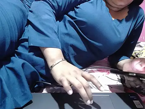 Snapshot of Flowing_love chatting on 18, 9, 2025 Flowing love online show from 18, 9, 2025