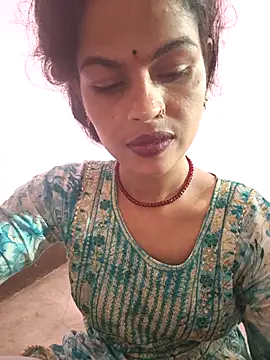 Eshna Dabral online show from 4, 10, 2025