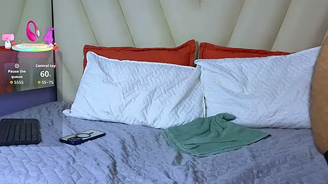 Hotboy21  online show from 31, 10, 2025