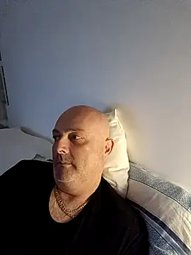 Alexis Bull online show from 2, 12, 2025