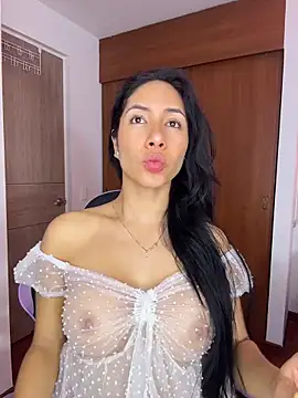 ArianaReynoldss online show from 13, 4, 2026