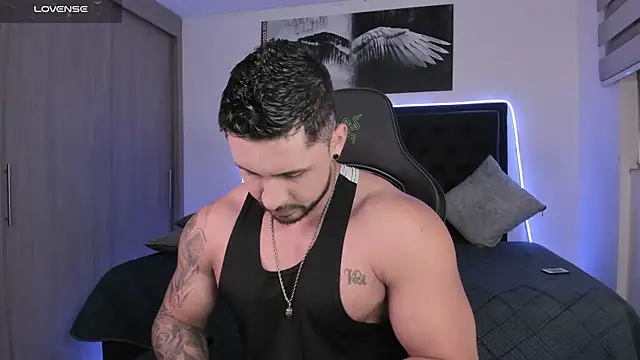 santi aesthetic online show from 25, 4, 2026