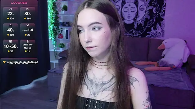 Snapshot of naugghtynikki chatting on 12, 9, 2025 naugghtynikki online show from 12, 9, 2025