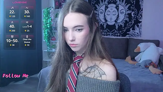 Snapshot of naugghtynikki chatting on 15, 10, 2025 naugghtynikki online show from 15, 10, 2025