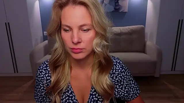 MelanieBennett online show from 25, 6, 2026
