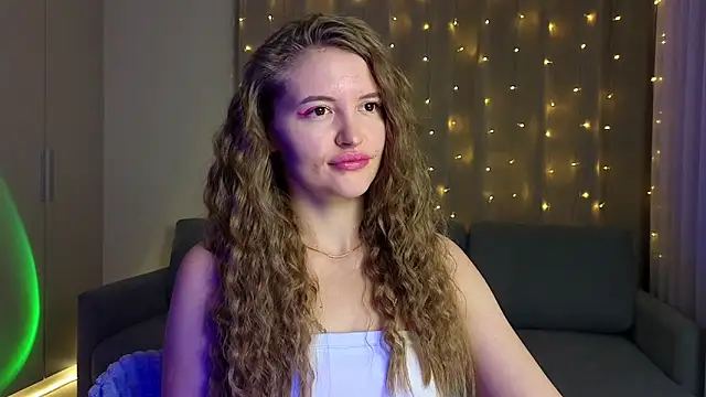 Snapshot of TesssaHart chatting on 21, 12, 2025 TesssaHart online show from 21, 12, 2025