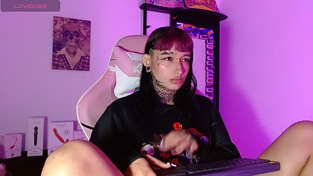 SharaRoss1 online show from 18, 4, 2026