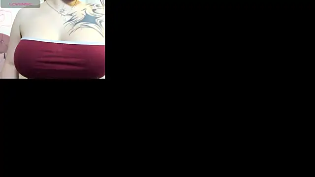 Snapshot of kissy_tay chatting on 23, 9, 2025 kissy tay online show from 23, 9, 2025