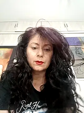 Snapshot of lunadicty chatting on 4, 5, 2026 lunadicty online show from 4, 5, 2026